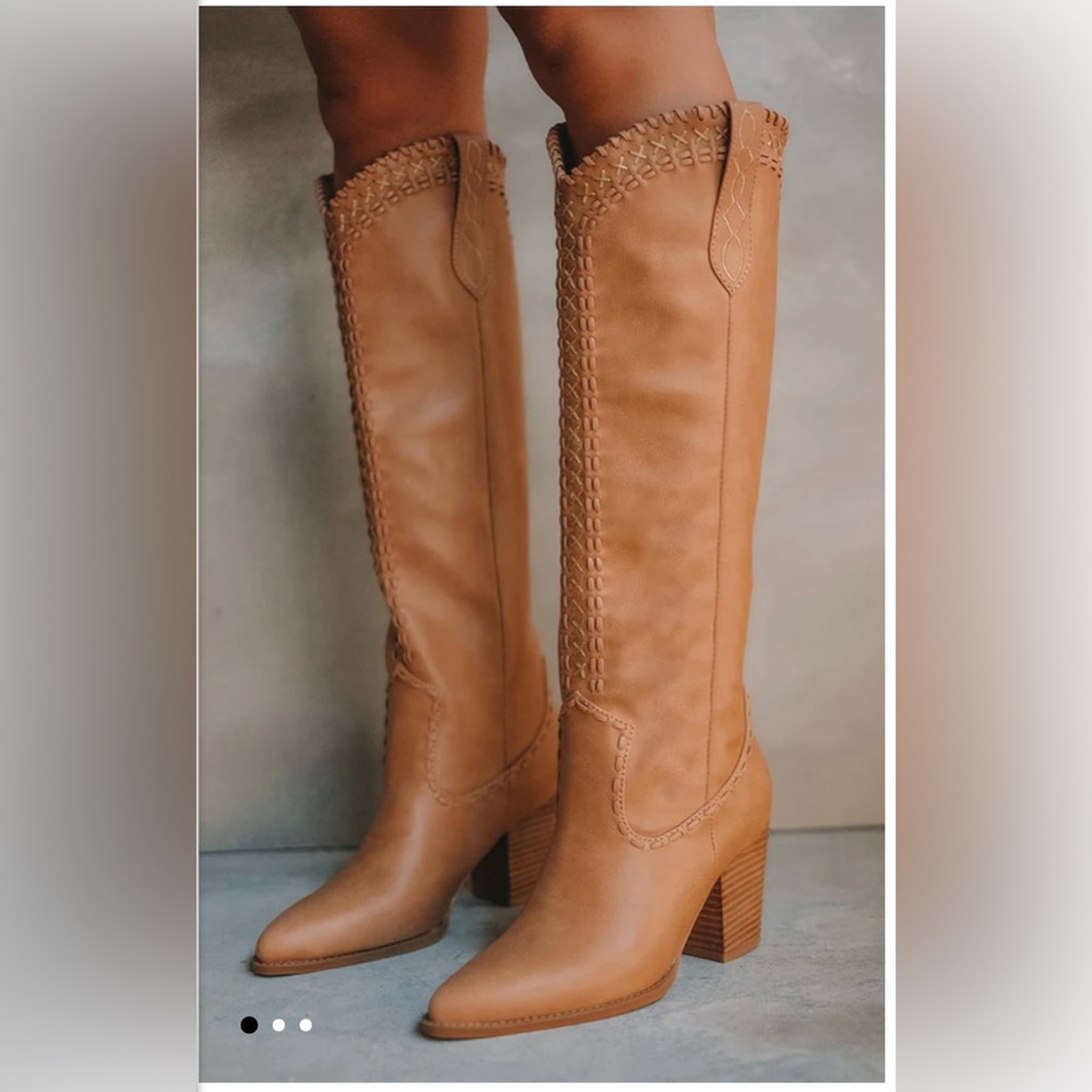 BILLINI Finley Cowboy Boot in Camel